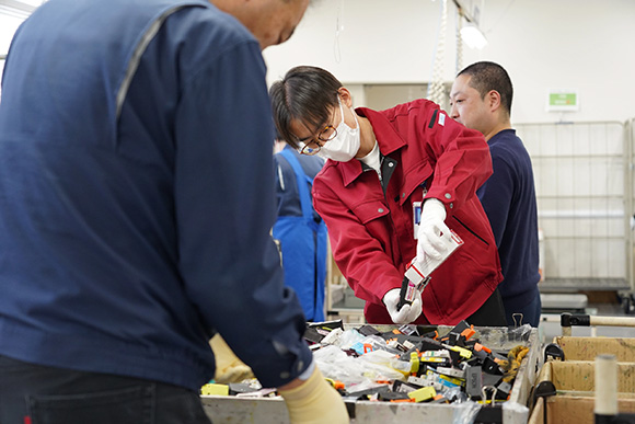 エプソンミズベの業務を体験している参加者